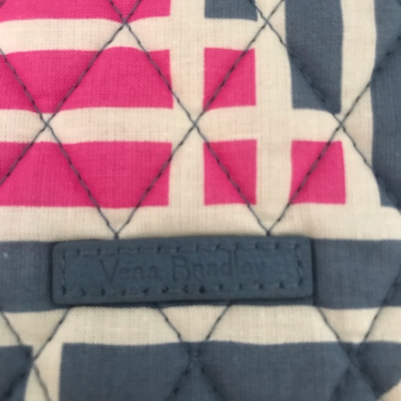 LAST 1🔥Vera Bradley RFID Front Zip Wristlet Geo - Picture 2 of 7